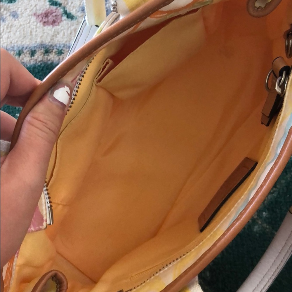 Authentic Coach purse - Picture 4 of 9
